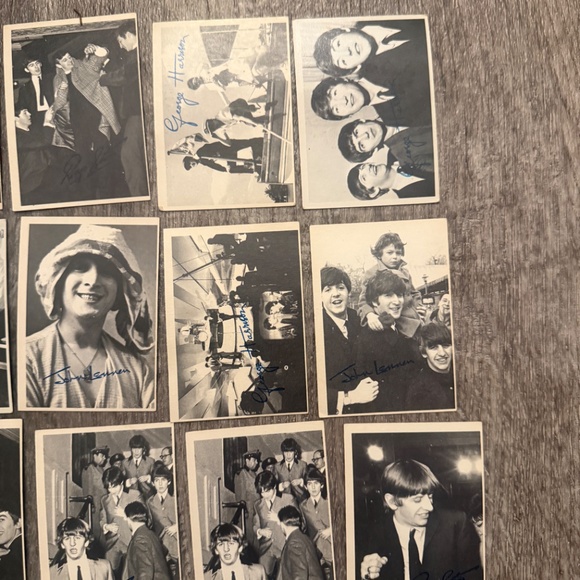 1964 BEATLES B&W 2ND SERIES Lot of 28 - Picture 3 of 7